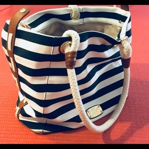 Michael Kors beach tote Navy striped 💙💙